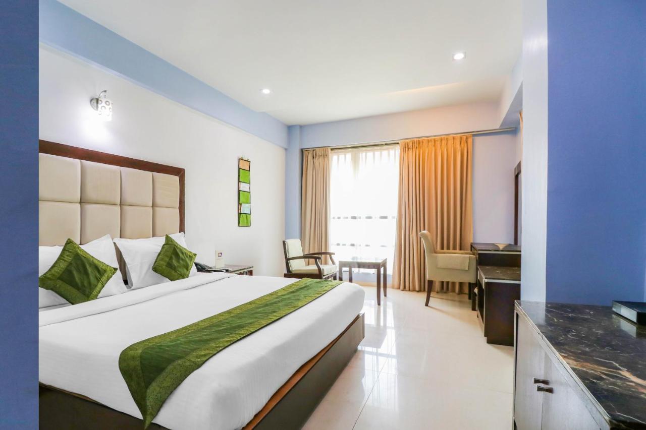Treebo Trend Hotel Parker Αχμπανταμπάντ Εξωτερικό φωτογραφία