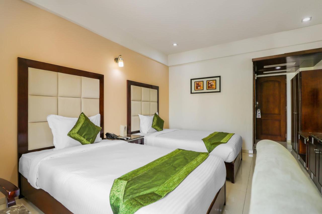 Treebo Trend Hotel Parker Αχμπανταμπάντ Εξωτερικό φωτογραφία