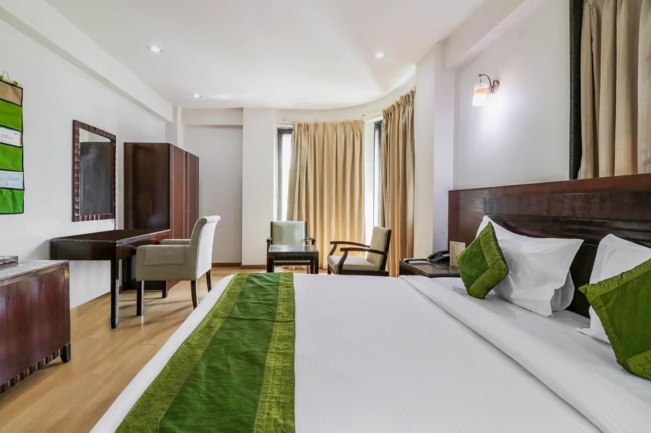 Treebo Trend Hotel Parker Αχμπανταμπάντ Εξωτερικό φωτογραφία