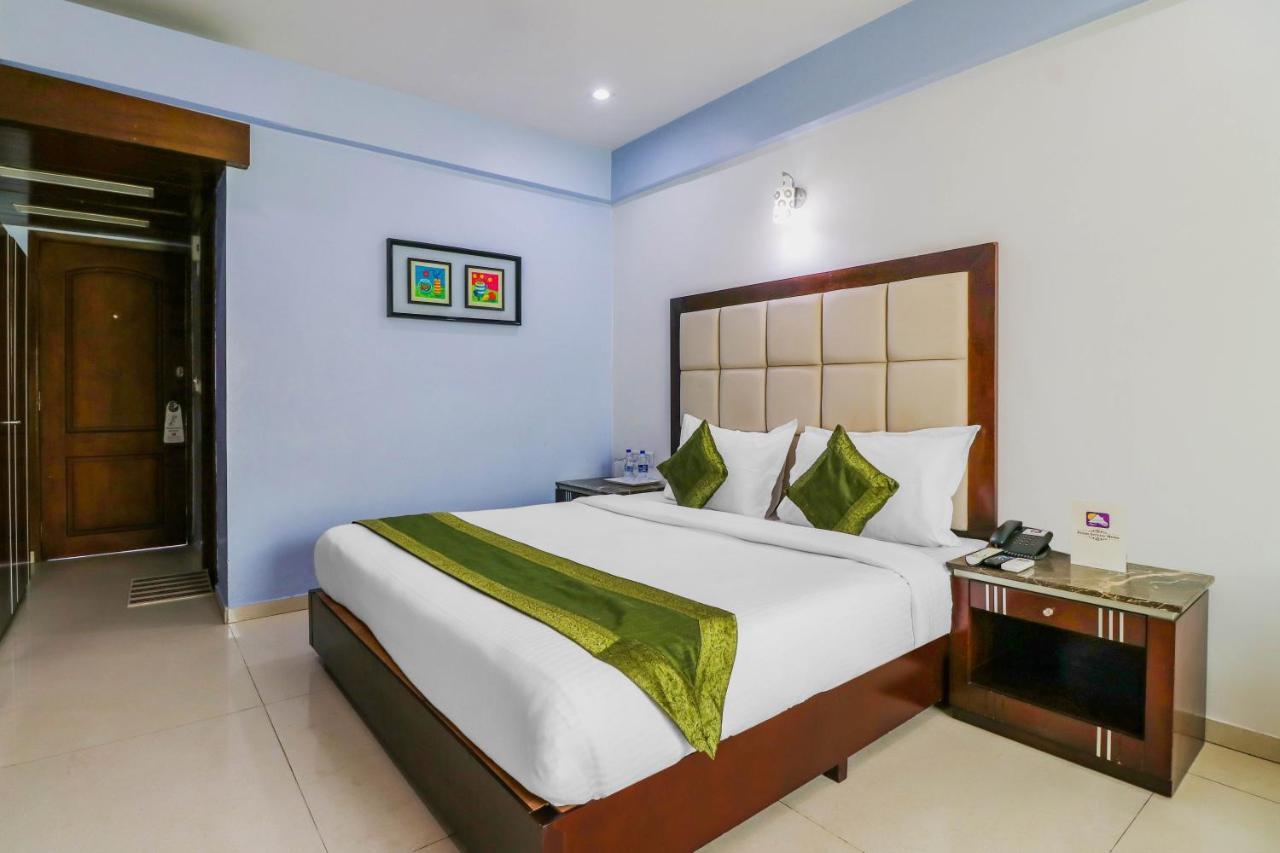Treebo Trend Hotel Parker Αχμπανταμπάντ Εξωτερικό φωτογραφία