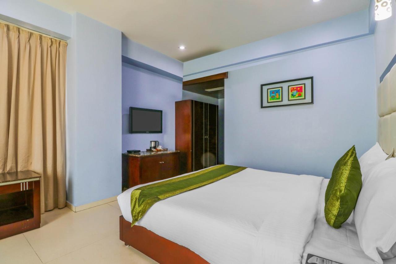 Treebo Trend Hotel Parker Αχμπανταμπάντ Εξωτερικό φωτογραφία
