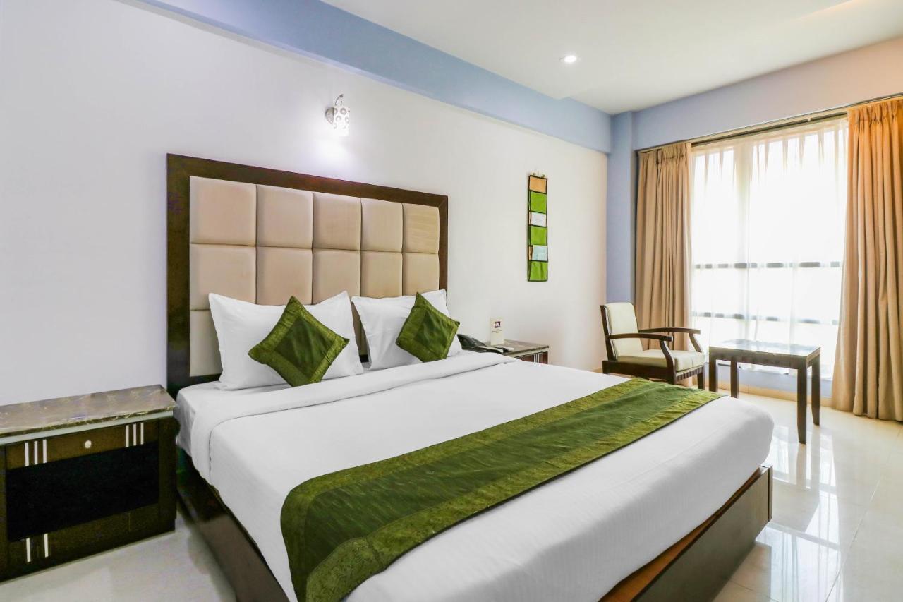 Treebo Trend Hotel Parker Αχμπανταμπάντ Εξωτερικό φωτογραφία