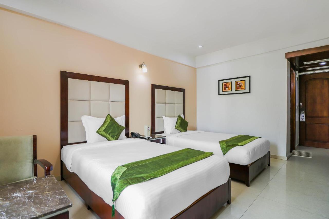 Treebo Trend Hotel Parker Αχμπανταμπάντ Εξωτερικό φωτογραφία