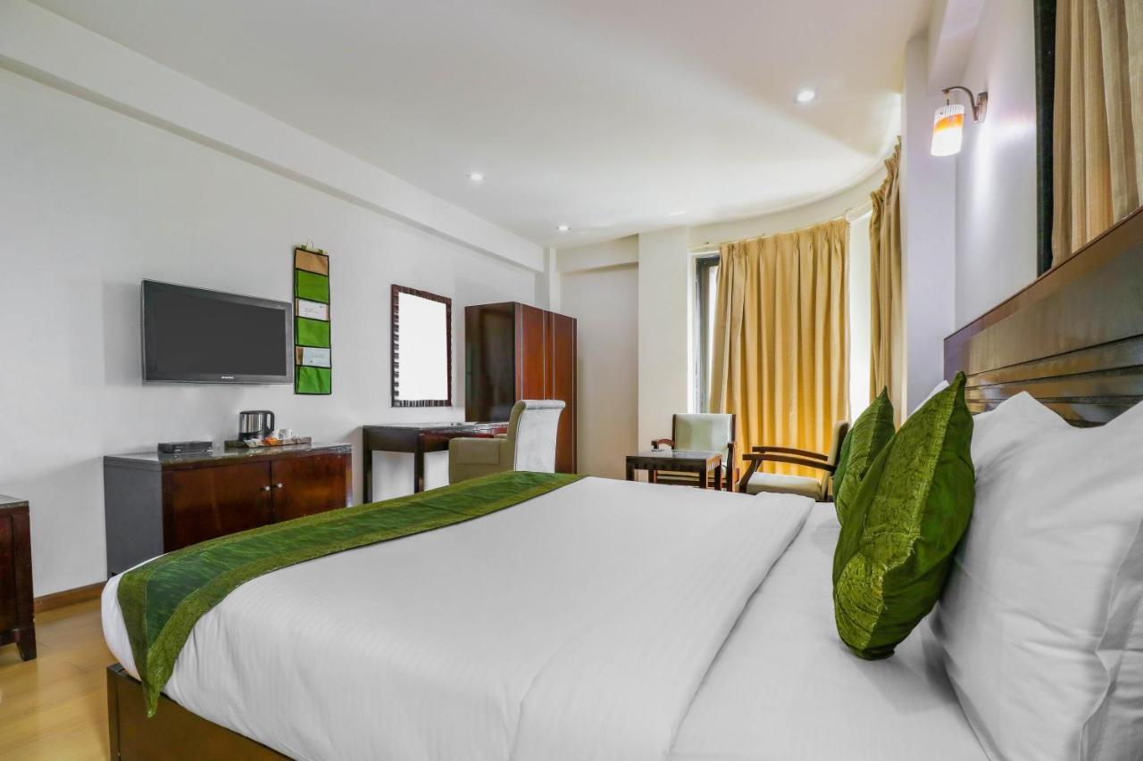 Treebo Trend Hotel Parker Αχμπανταμπάντ Εξωτερικό φωτογραφία