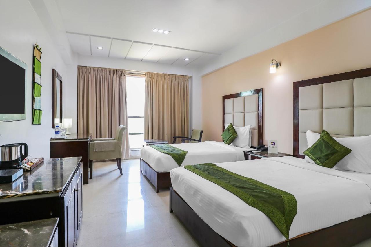 Treebo Trend Hotel Parker Αχμπανταμπάντ Εξωτερικό φωτογραφία
